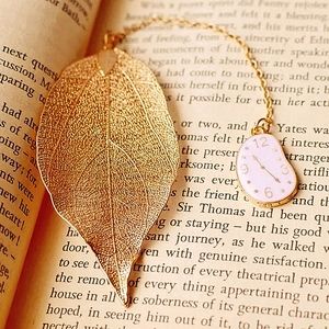 Rabbit Clock Book Mark